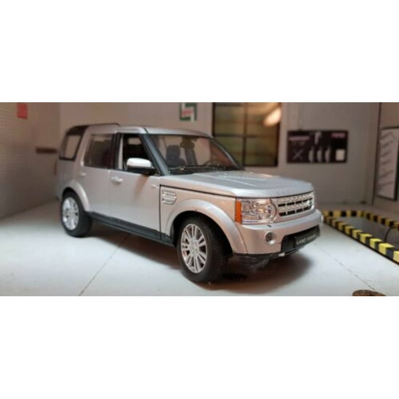 Land Rover 2015 Discovery 4 24008  Welly 1:24