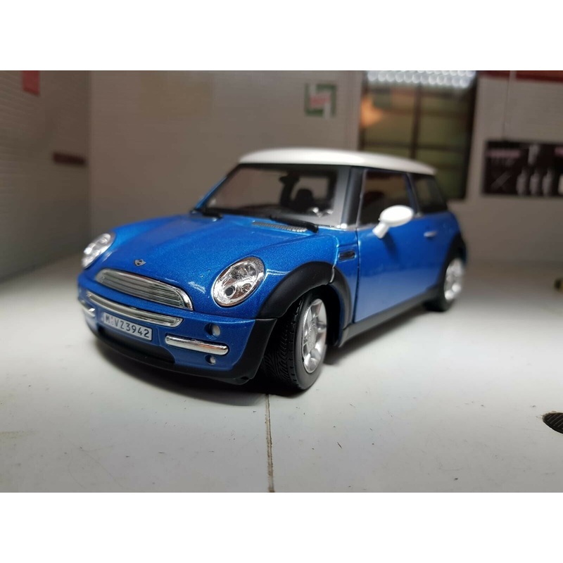 Mini One Cooper R50 R53 Cararama 1:24