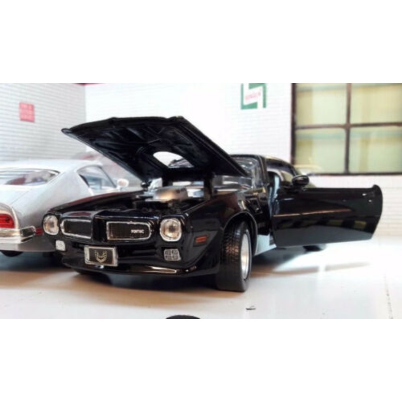 Pontiac 1973 Firebird TRANS AM Black V8 73243 Motormax 1:24