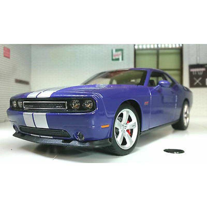 Dodge Challenger 2013 SRT Coupe 24049 Welly 1:24