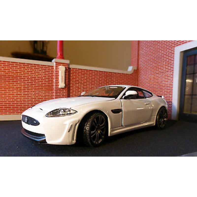 Jaguar 2011 XKR-S 22017 Bburago 1:24