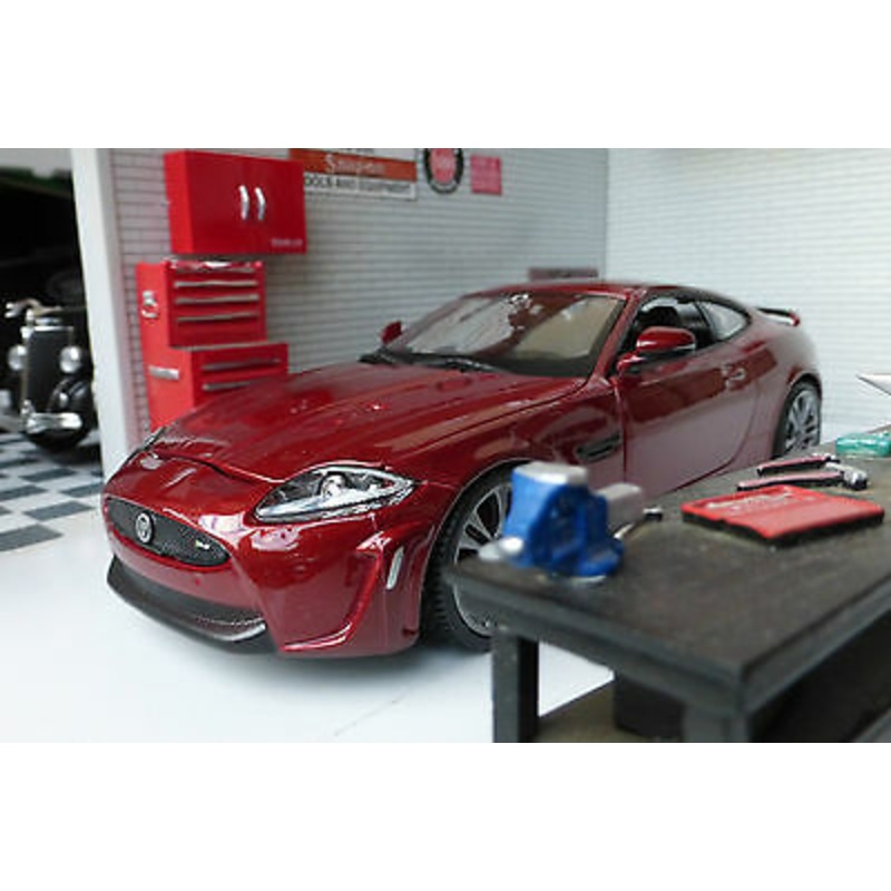 Jaguar XKR-S 21063 Bburago 1:24