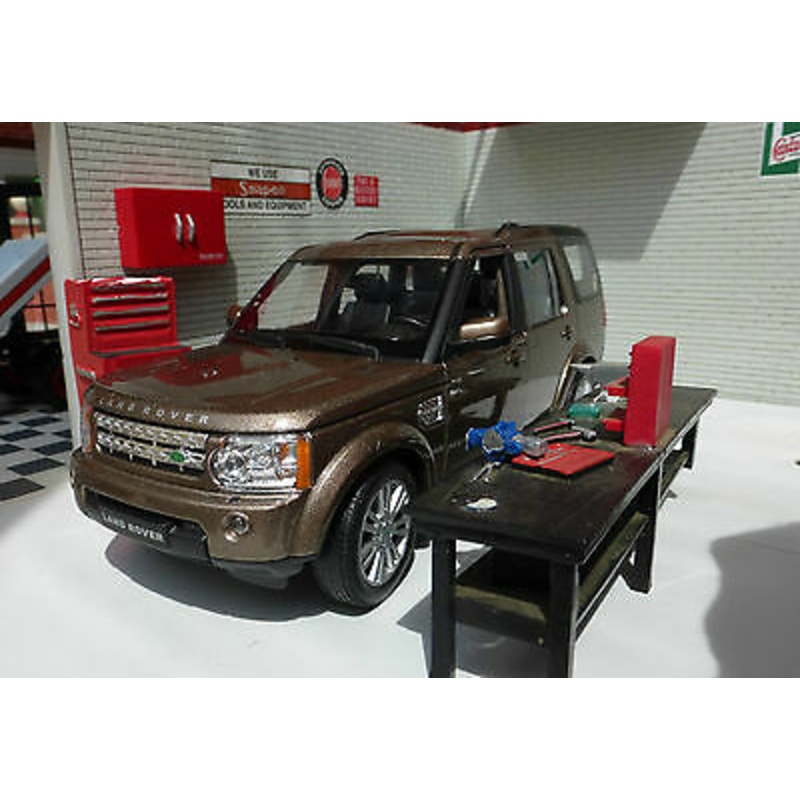 Land Rover 2015 Discovery 4 TDV6 24008 Welly 1:24