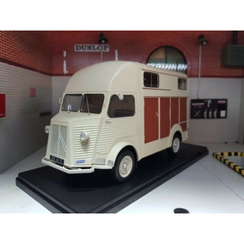 Citroen Type H Horse Box Van 1958 1:24