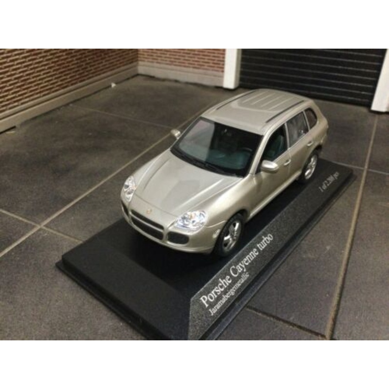 Porsche Cayenne Turbo 2002  1:43 Scale Model Beige Minichamps Diecast Car IXO