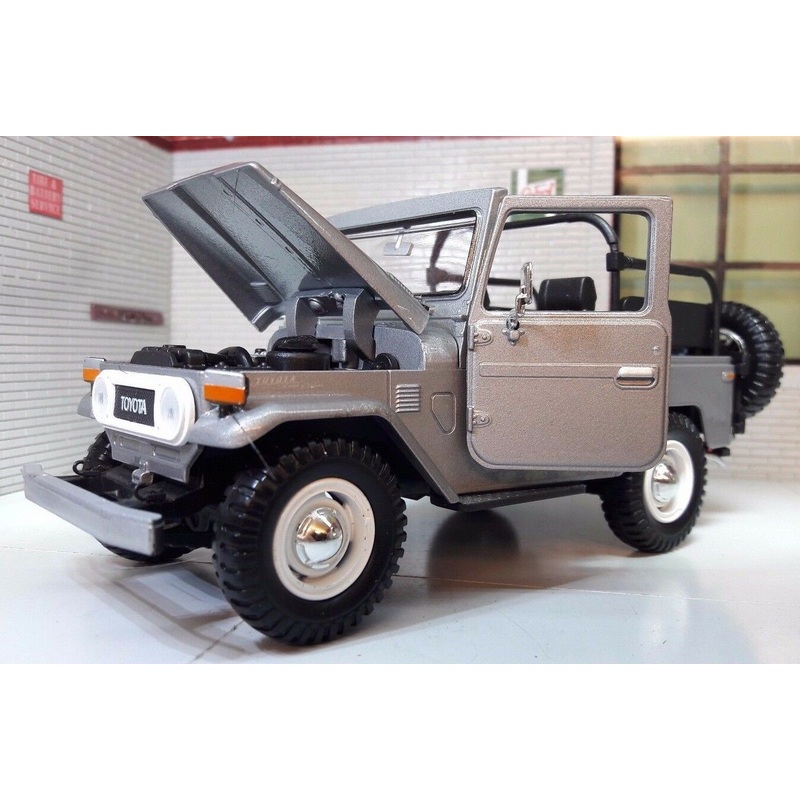 Toyota 1960 Land Cruiser FJ40 Motormax 1:24