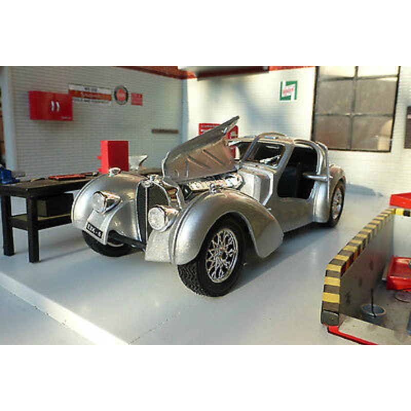 Bugatti Atlantic 1936 Vintage Car 22092  Bburago 1:24