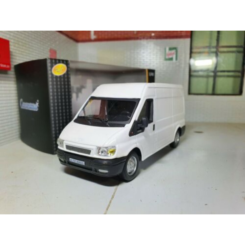 Ford Transit Mk6 White Van 2000  Cararama 1:43
