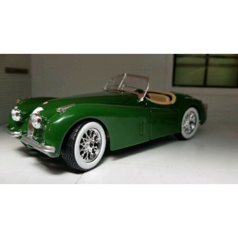Jaguar XK120 Convertible 22018 Bburago 1:24
