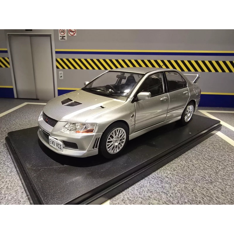 Mitsubishi 2001 Lancer Evo 7 WB124204 WhiteBox 1:24