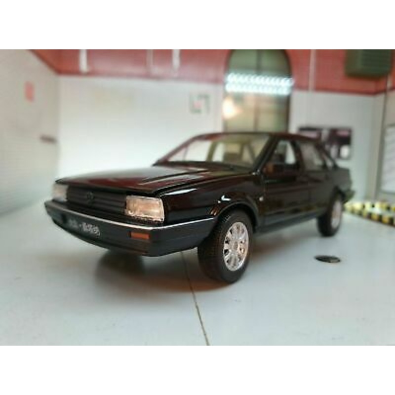 Volkswagen VW 1982 Passat Santana 24036 Welly 1:24