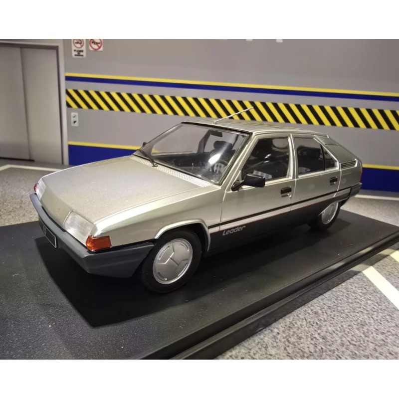 Citroen 1983 BX Leader 124205 Whitebox 1:24