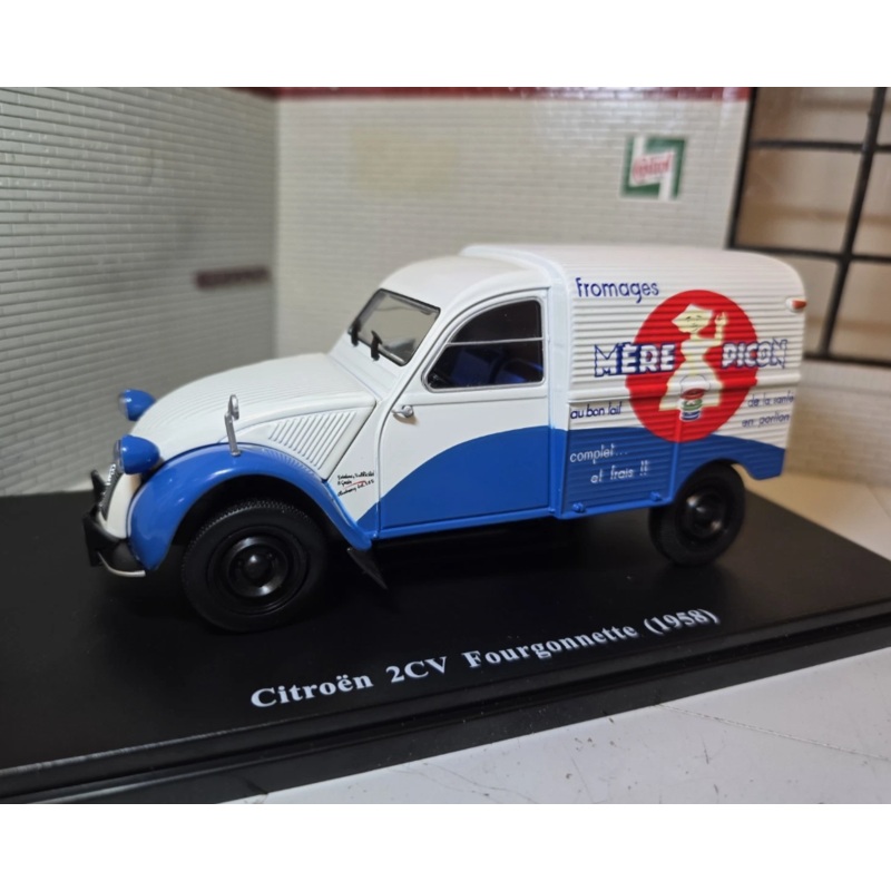 Citroen 2CV 1958 Fourgonnette Van Ex Magazine 1:24
