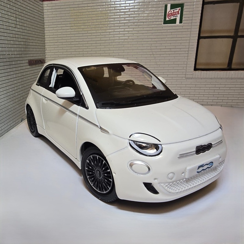 Fiat 2023 500e 21110 Bburago 1:24