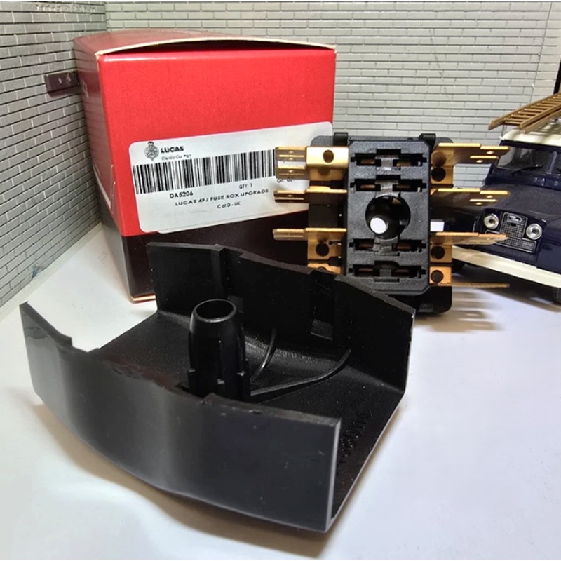 Genuine Lucas 4FJ Fusebox & Cover 37286 54038068