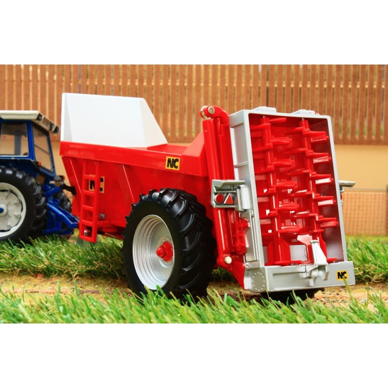 43181A1 Britains NC Rear Discharge Manure Spreader