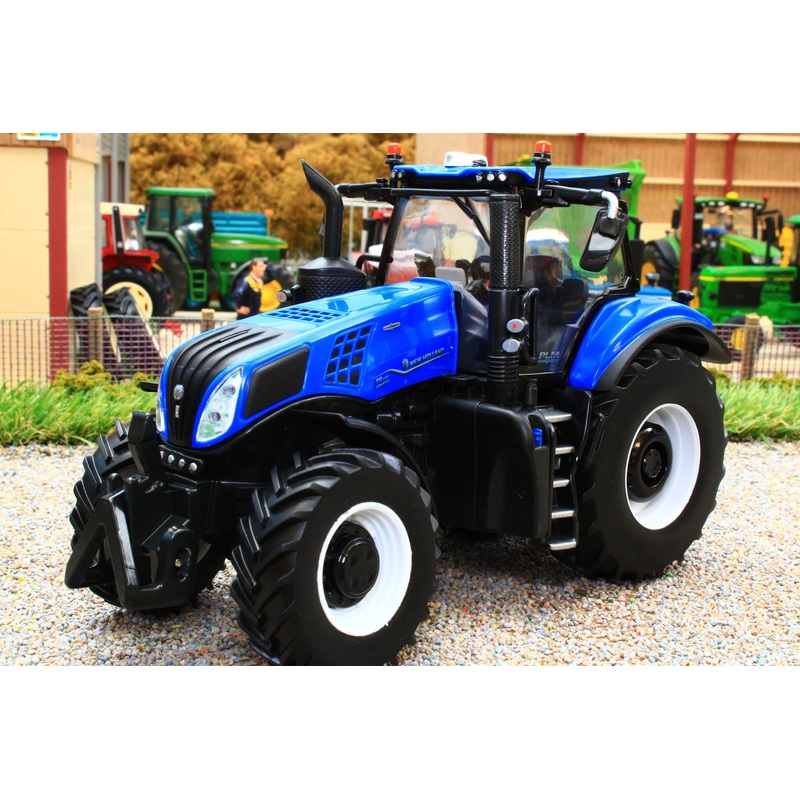 43339 Britains New Holland T8-435 Genesis Tractor