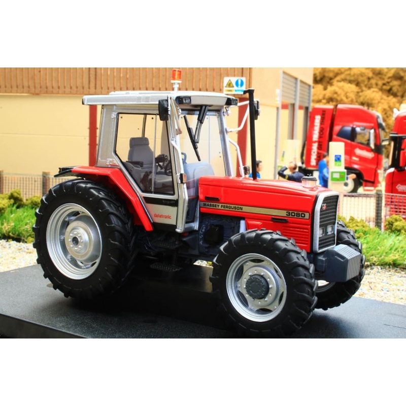 UH2920 Universal Hobbies Massey Ferguson 3080 4WD Tractor