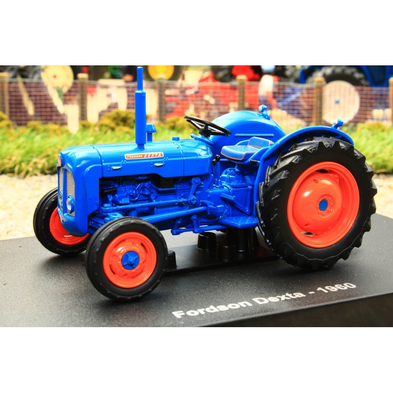UH6270 Universal Hobbies 1:32 Scale Fordson Dexta 1960 Tractor