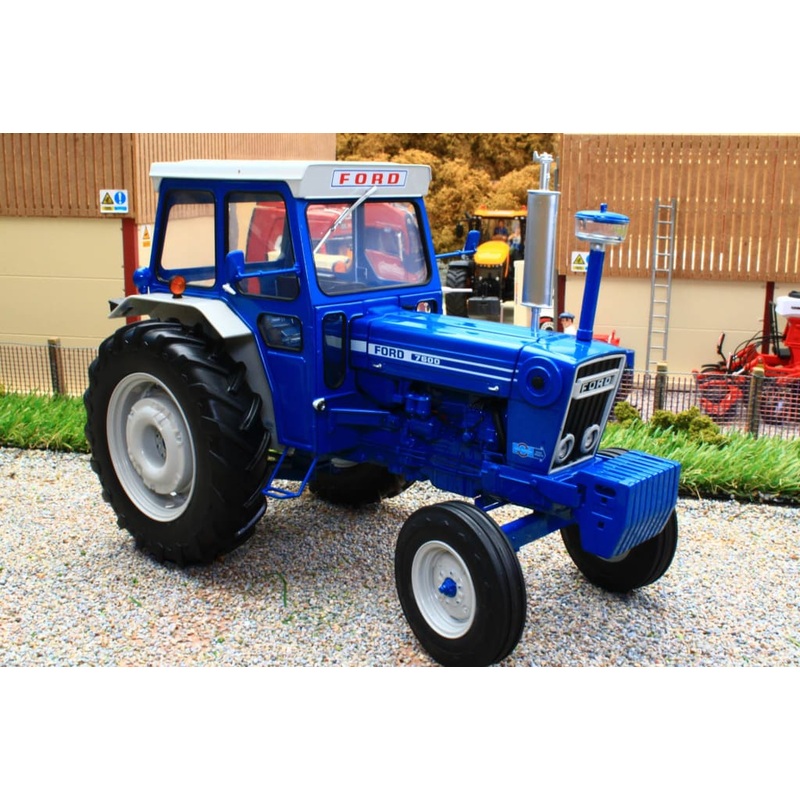 UH6374 UNIVERSAL HOBBIES 1:16 Scale FORD 7600 LAUNCH EDITION TRACTOR (1975)