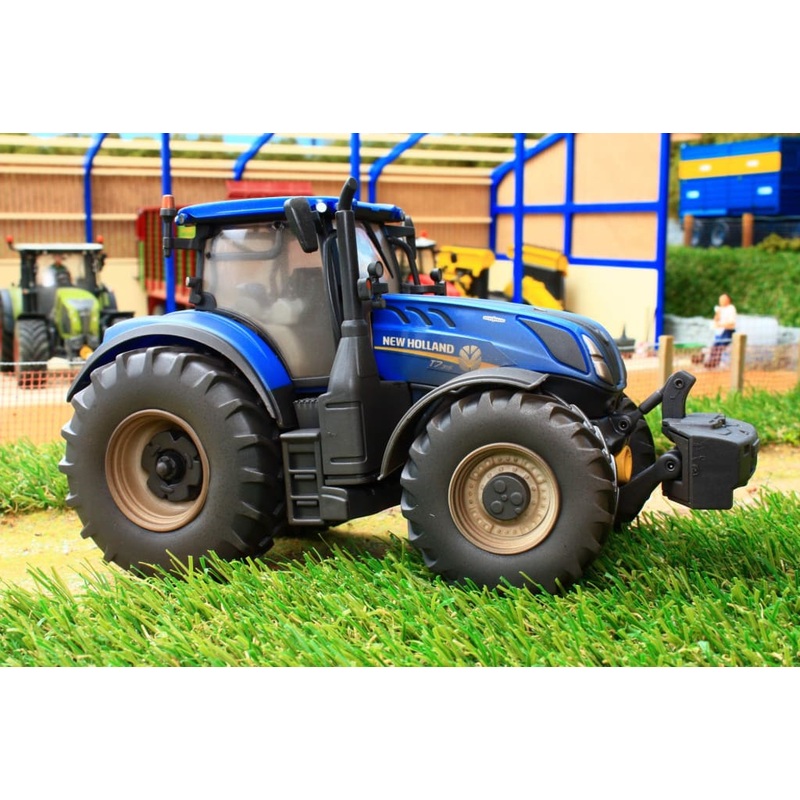 43149A1(w) WEATHERED BRITAINS NEW HOLLAND T7.315 TRACTOR