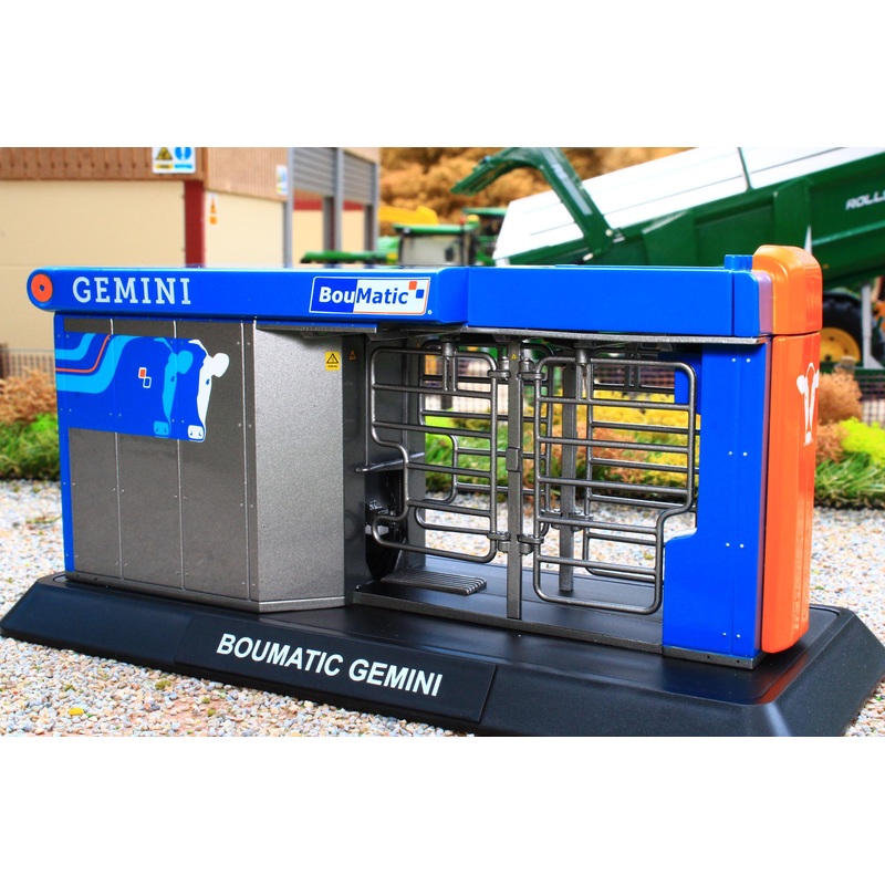 AT3200510 AT Collections Boumatic Gemini Milking Robot