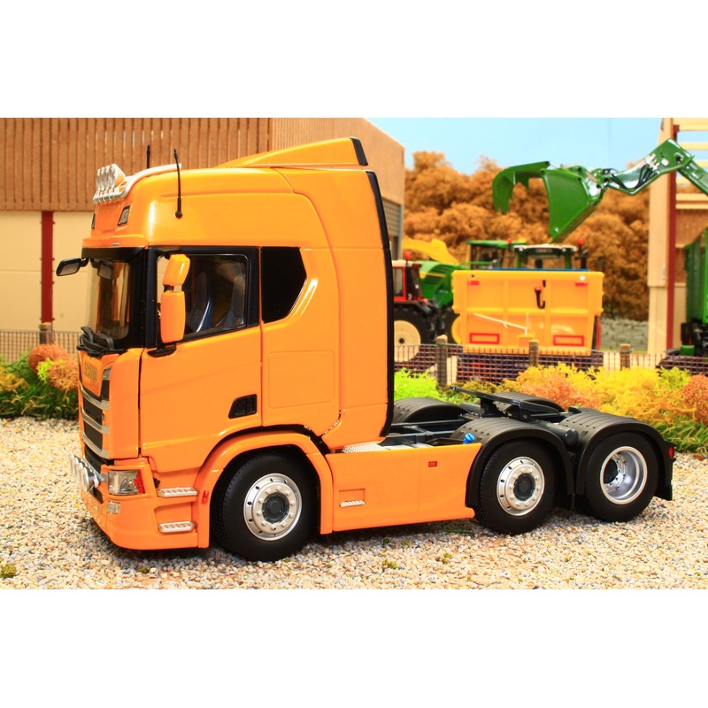 MM2015-04 Marge Models Scania R500 6 x 2 Lorry in Yellow