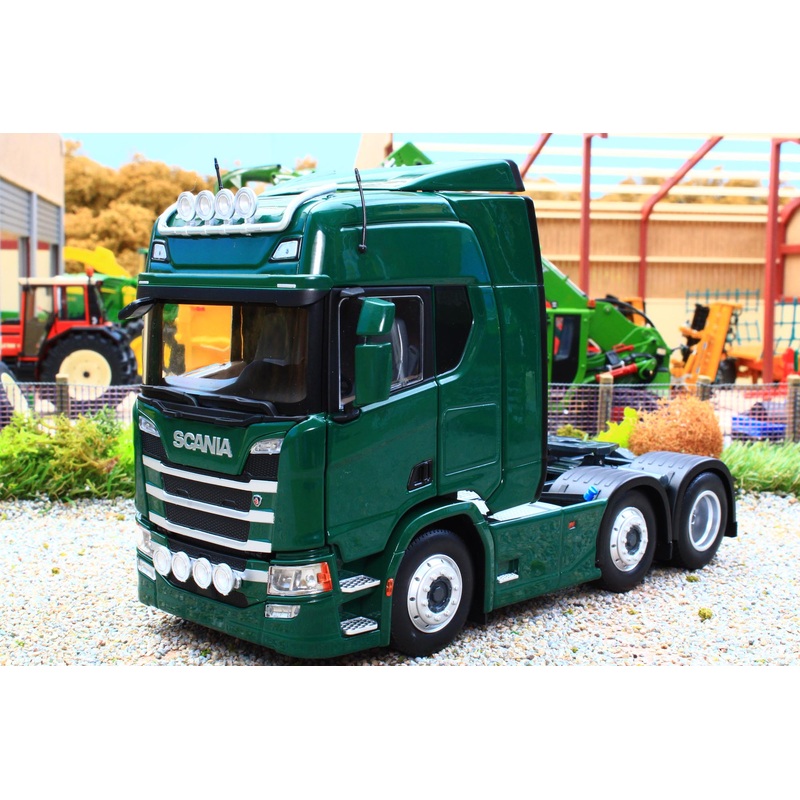 MM2015-05 Marge Models Scania R500 6 x 2 Lorry in Dark Green
