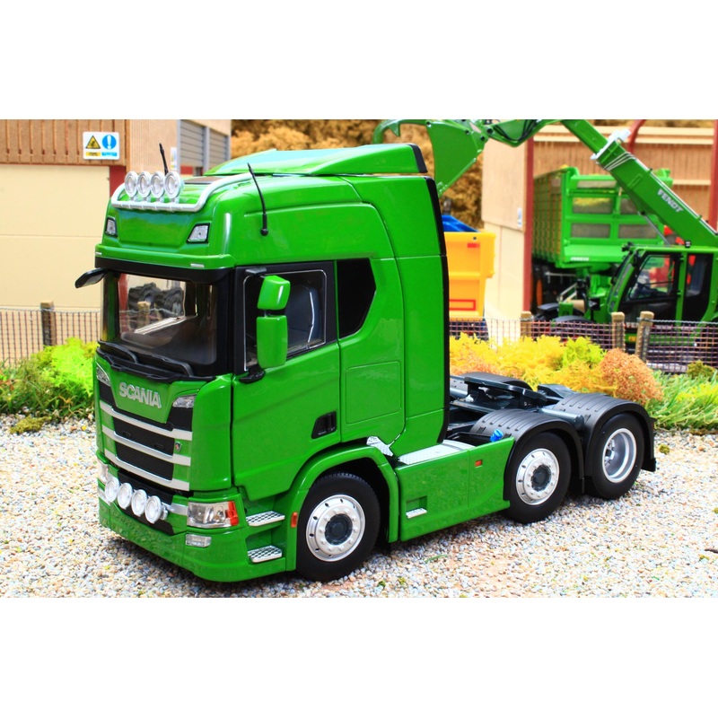 MM2015-06 Marge Models Scania R500 6 x 2 Lorry in Bright Green