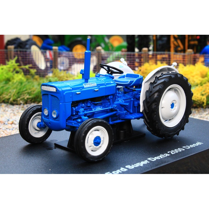 UH6275 Universal Hobbies 1:32 Scale Ford Super Dexta 2000 Diesel