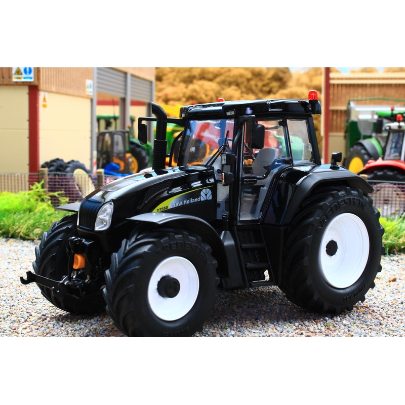 MM2215 Marge Models New Holland T7550 4WD Tractor Black Limited Edition NEW!