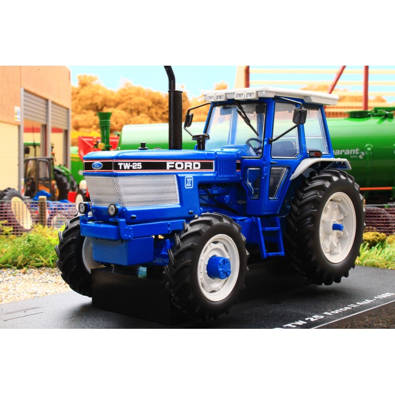 UH4028 Universal Hobbies Ford TW-25 4x4 Force II Tractor 1986