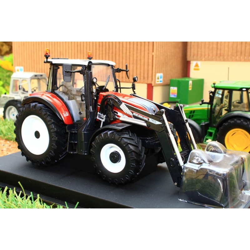 UH6206 UNIVERSAL HOBBIES NEW HOLLAND T5.120 CENTENARIO WITH FRONT LOADER AND GRAB