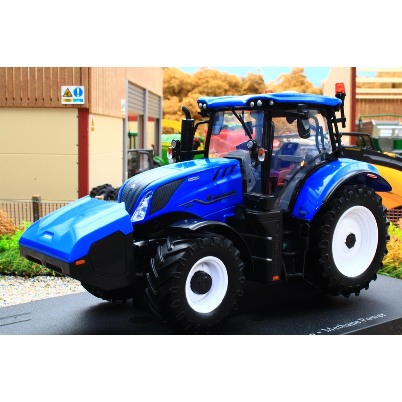 UH6402 Universal Hobbies New Holland T6-180 Methane Tractor