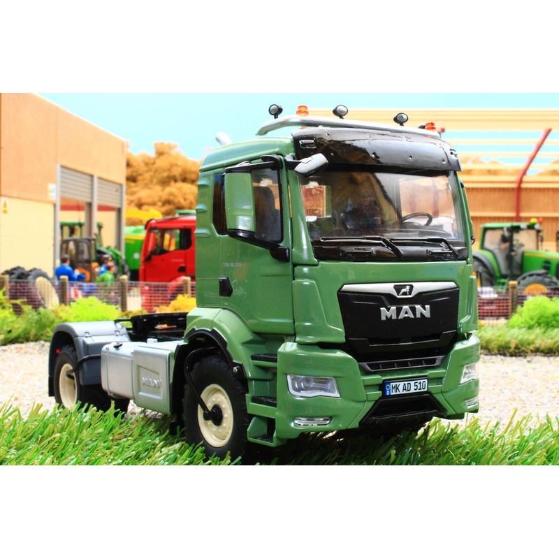 W07650 Wiking MAN TGS 18.510 4x4 2 Axle Lorry Tractor Unit in Green
