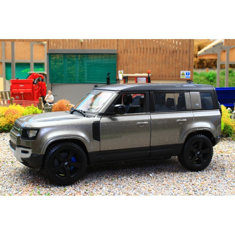 BUR21101 BURAGO 1:24 Scale New Land Rover Defender 110 in Grey with Black Roof