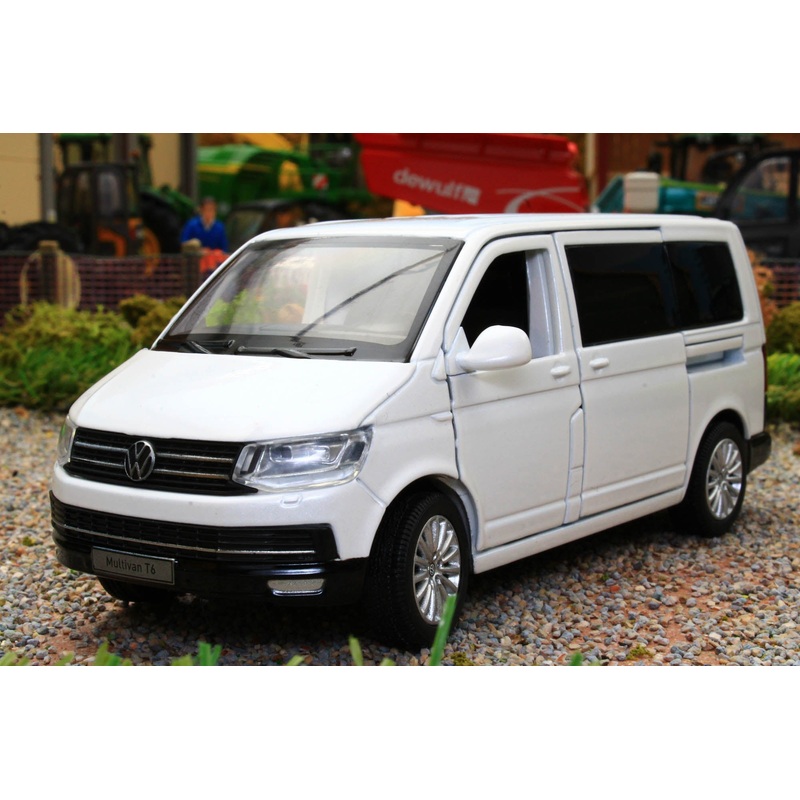 Tayumo 1:32 Scale VW Transporter Multivan T6 in White