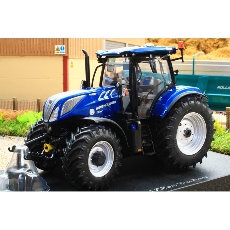 UH6364 Universal Hobbies 1:32 Scale New Holland T7.210 Auto Command Blue Power 2022 4wd Tractor