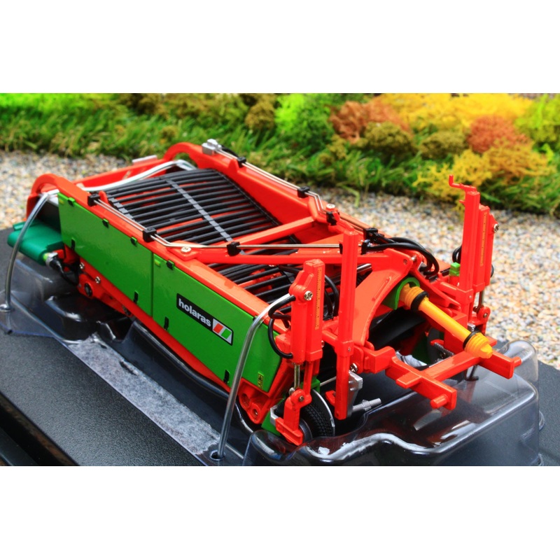 UH6403 Universal Hobbies Holarus UR 135 Onion Windrower