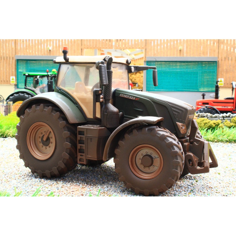 Weathered 43290 Britains Fendt 824 Vario PROFI Special Edition Tractor