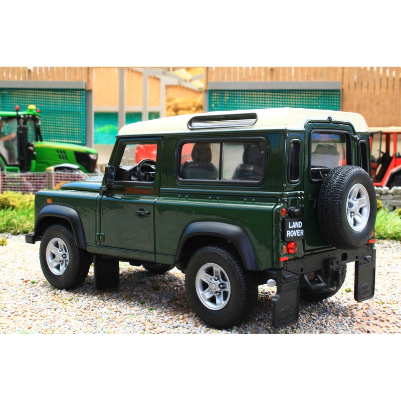 WEL22498G Welly 1:24 Scale Land Rover Defender 90 in Green with White Roof