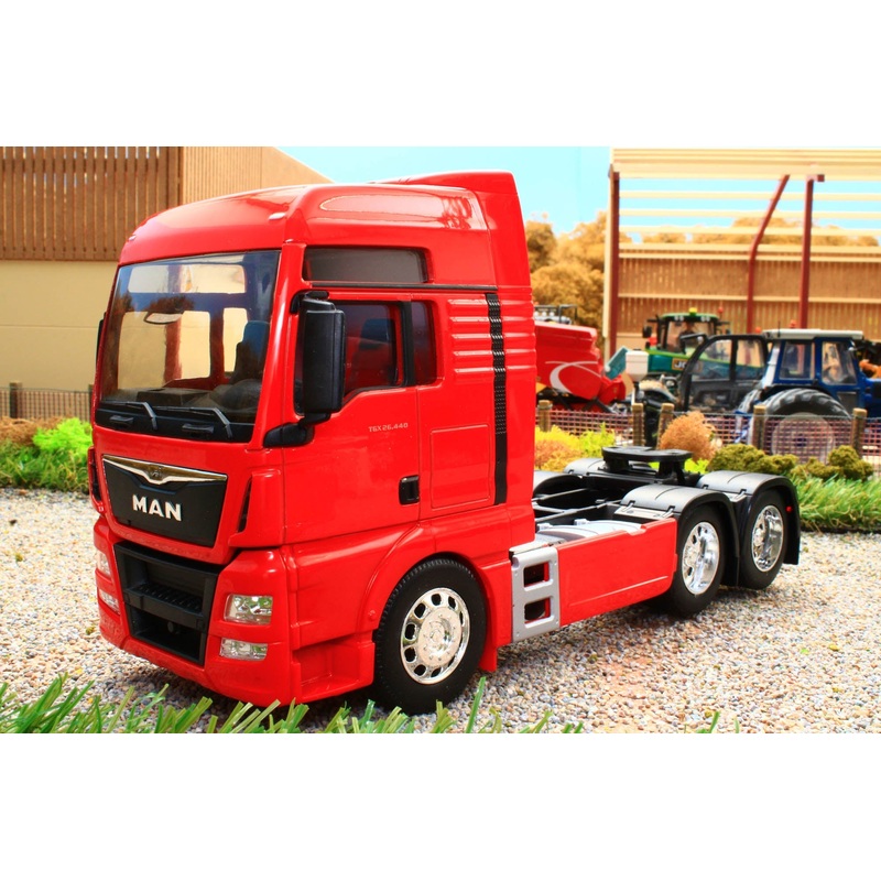 WEL32650LR Welly 1:32 Scale MAN TGX 26.440 6x4 Lorry in Red