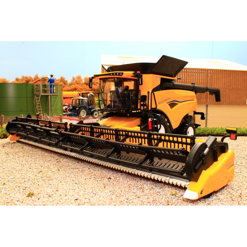 43332 Britains New Holland CR9.90 Combine Harvester NOW IN!