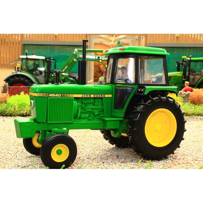 43376 Britains 1:32 Scale John Deere 4240 2wd Heritage Tractor