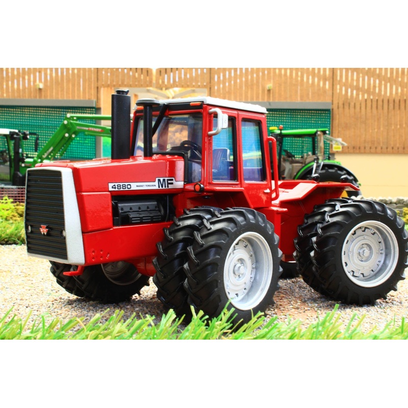 ERT16439 Ertl 1:32 Scale Massey Ferguson 4880 4WD Tractor Prestige Collection