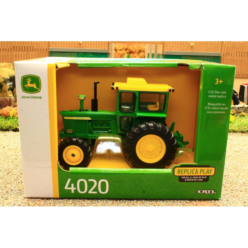 ERT45864 ERTL 1:32 Scale John Deere 4020 4WD Tractor with MFD Cab