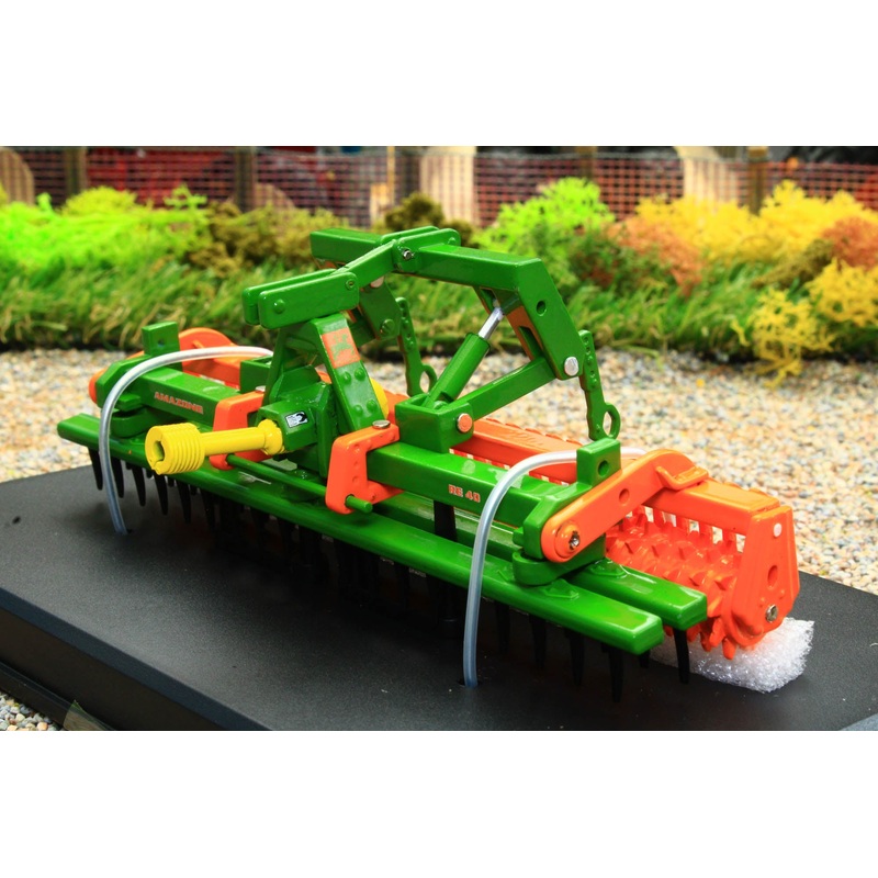 REP254 Replicagri 132 Scale Amazon Herse 4M