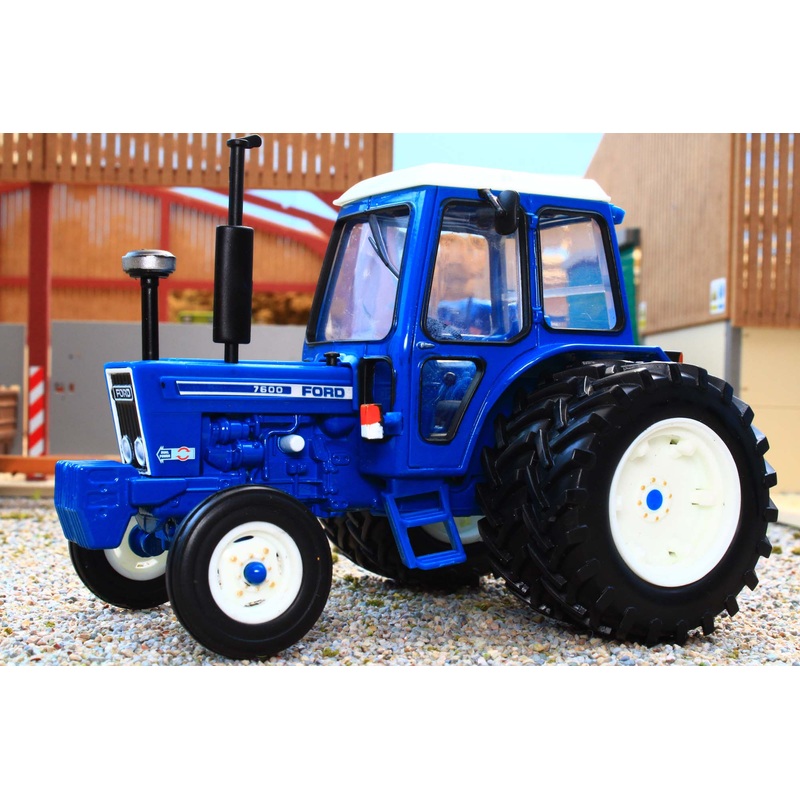 43371 Britains Ford 7600 2WD with Dual Rear Wheels