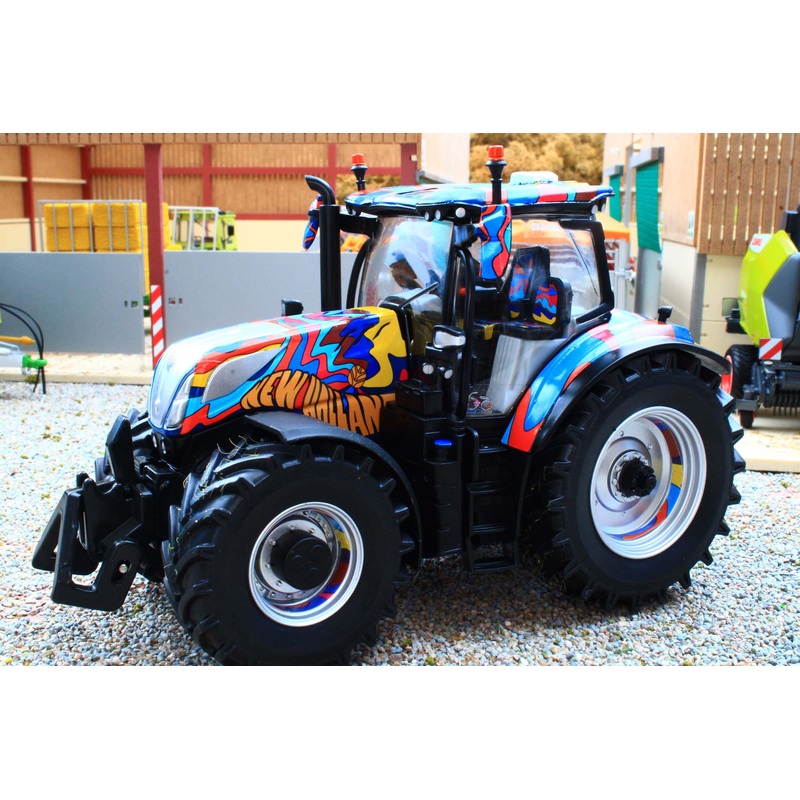 43392 Britains New Holland T7.300 60th Anniversry 'Basildon' Limited Edition Tractor