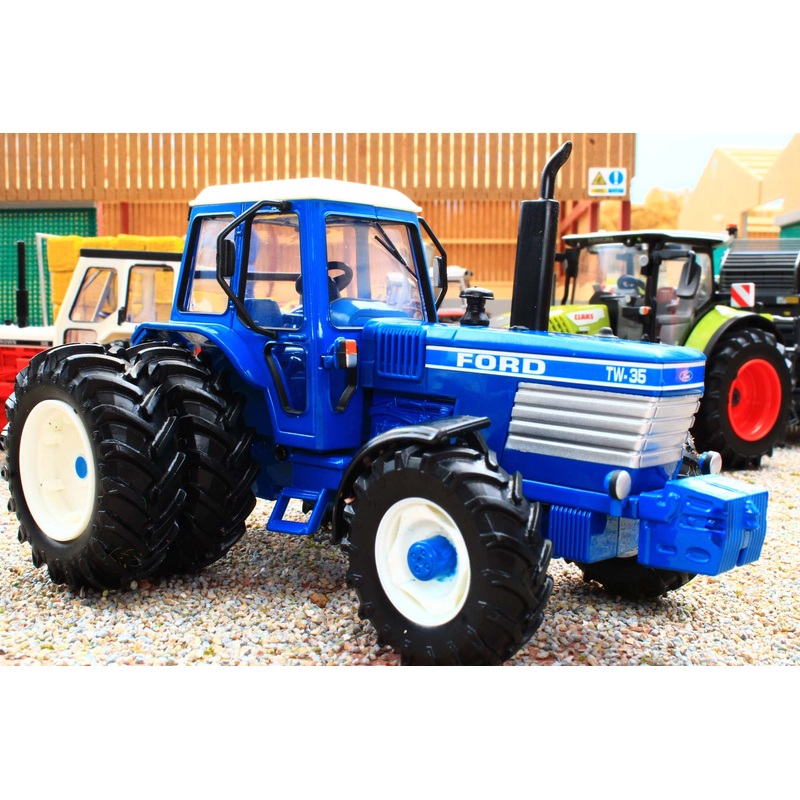 43394 Britains Ford TW35 with Removable Dual Rear Wheels NOW IN!